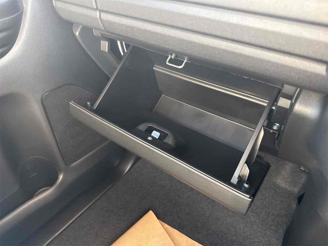 スペーシア ハイブリッドＸ　届出済未使用車　禁煙車　両側電動スライドドア　スマートキー　アイドリングストップ　電動格納ミラー　シートヒーター　ベンチシート　ＣＶＴ　ＥＳＣ　オットマン（26枚目）