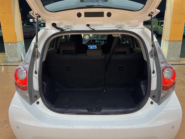 アクア Ｇ　ＥＴＣ　バックカメラ　ナビ　ＴＶ　クリアランスソナー　スマートキー　電動格納ミラー　ＣＶＴ　衝突安全ボディ　ＡＢＳ　ＥＳＣ　Ｂｌｕｅｔｏｏｔｈ　エアコン　パワーステアリング（17枚目）