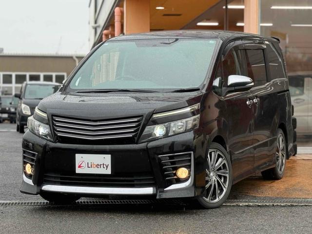 ヴォクシー ＺＳ　煌　ＥＴＣ　バックカメラ　ナビ　ＴＶ　オートクルーズコントロール　両側電動スライドドア　オートライト　ＬＥＤヘッドランプ　スマートキー　アイドリングストップ　電動格納ミラー　後席モニター　３列シート（10枚目）