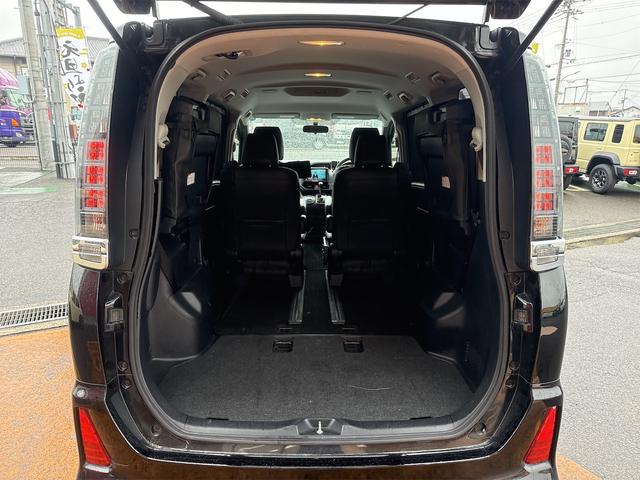 ヴォクシー ＺＳ　煌　ＥＴＣ　バックカメラ　ナビ　ＴＶ　オートクルーズコントロール　両側電動スライドドア　オートライト　ＬＥＤヘッドランプ　スマートキー　アイドリングストップ　電動格納ミラー　後席モニター　３列シート（19枚目）