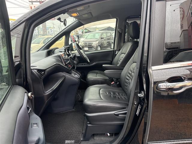 ヴォクシー ＺＳ　煌　ＥＴＣ　バックカメラ　ナビ　ＴＶ　オートクルーズコントロール　両側電動スライドドア　オートライト　ＬＥＤヘッドランプ　スマートキー　アイドリングストップ　電動格納ミラー　後席モニター　３列シート（29枚目）