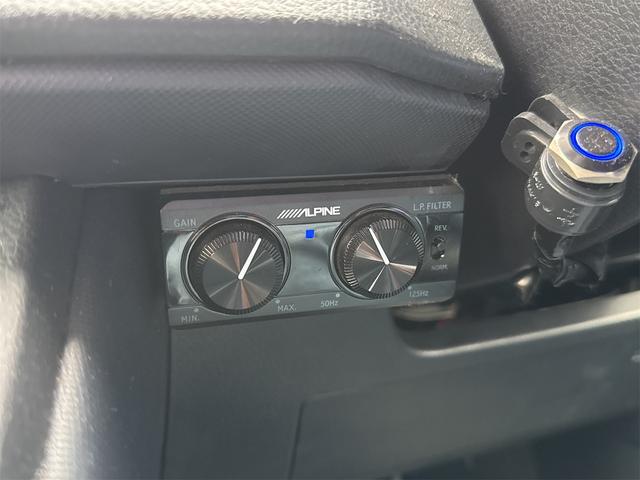 ヴォクシー ＺＳ　煌　ＥＴＣ　バックカメラ　ナビ　ＴＶ　オートクルーズコントロール　両側電動スライドドア　オートライト　ＬＥＤヘッドランプ　スマートキー　アイドリングストップ　電動格納ミラー　後席モニター　３列シート（42枚目）