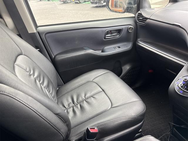 ヴォクシー ＺＳ　煌　ＥＴＣ　バックカメラ　ナビ　ＴＶ　オートクルーズコントロール　両側電動スライドドア　オートライト　ＬＥＤヘッドランプ　スマートキー　アイドリングストップ　電動格納ミラー　後席モニター　３列シート（45枚目）