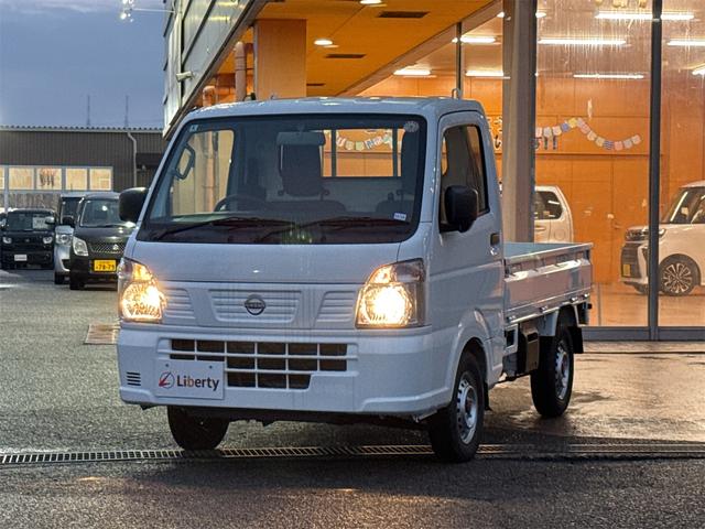 クリッパートラック ＤＸ　軽トラック　ＭＴ　クリアランスソナー　アイドリングストップ　ＥＳＣ　エアコン　パワーウィンドウ　運転席エアバッグ　助手席エアバッグ（6枚目）