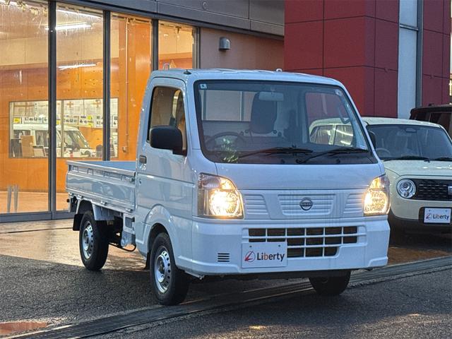 クリッパートラック ＤＸ　軽トラック　ＭＴ　クリアランスソナー　アイドリングストップ　ＥＳＣ　エアコン　パワーウィンドウ　運転席エアバッグ　助手席エアバッグ（8枚目）