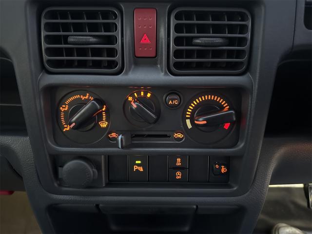 クリッパートラック ＤＸ　軽トラック　ＭＴ　クリアランスソナー　アイドリングストップ　ＥＳＣ　エアコン　パワーウィンドウ　運転席エアバッグ　助手席エアバッグ（20枚目）