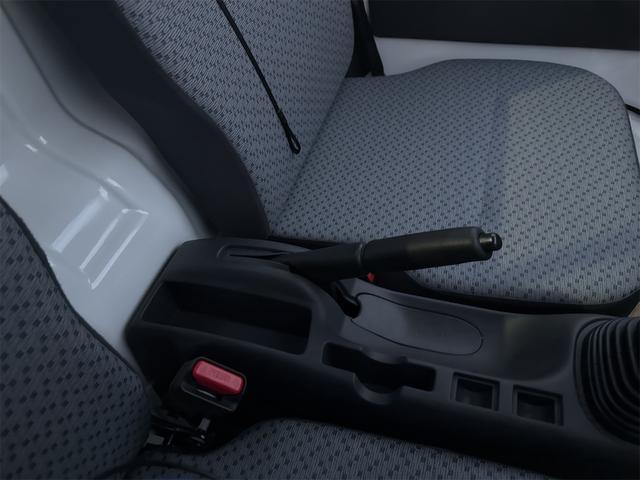 クリッパートラック ＤＸ　軽トラック　ＭＴ　クリアランスソナー　アイドリングストップ　ＥＳＣ　エアコン　パワーウィンドウ　運転席エアバッグ　助手席エアバッグ（22枚目）