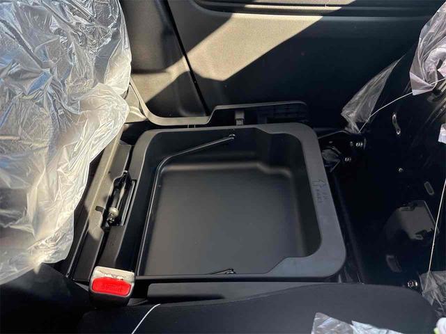 スペーシアカスタム ハイブリッドＧＳ　両側スライド・片側電動　クリアランスソナー　オートクルーズコントロール　レーンアシスト　オートライト　スマートキー　アイドリングストップ　電動格納ミラー　シートヒーター　ベンチシート　ＣＶＴ　ＥＳＣ（43枚目）