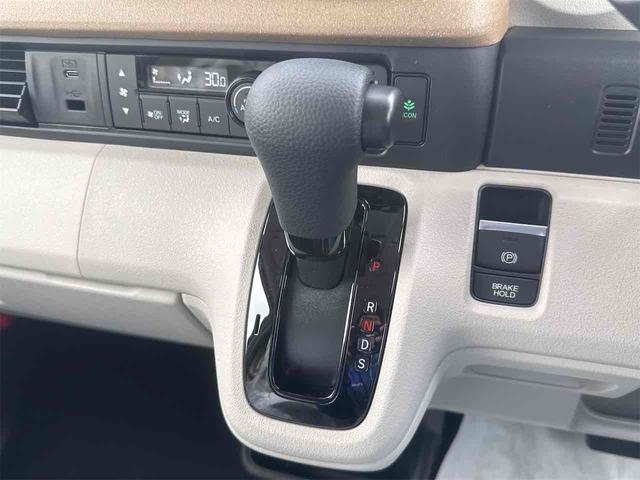 Ｎ－ＢＯＸ ベースグレード　届出済未使用車　ＨｏｎｄａＳＥＮＳＩＮＧ　片側電動スライドドア　クリアランスソナー　オートクルーズコントロール　衝突被害軽減システム　スマートキー　アイドリングストップ　電動格納ミラー　シートヒーター（8枚目）