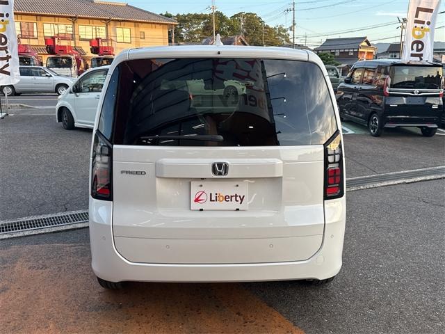 フリード エアー　ＥＸ　登録済未使用車　ＨｏｎｄａＳＥＮＳＩＮＧ　アダプティブクルーズコントロール　衝突被害軽減システム　両側電動スライドドア　ＬＥＤヘッドランプ　スマートキー　電動格納ミラー　シートヒーター　３列シート（10枚目）