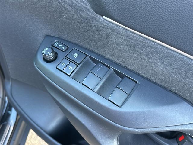 ヤリスクロス Ｇ　純正ナビ　バックカメラ　ＥＴＣ　クリアランスソナー　オートクルーズコントロール　レーンアシスト　衝突被害軽減システム　オートマチックハイビーム　オートライト　電動リアゲート　アルミホイール（10枚目）