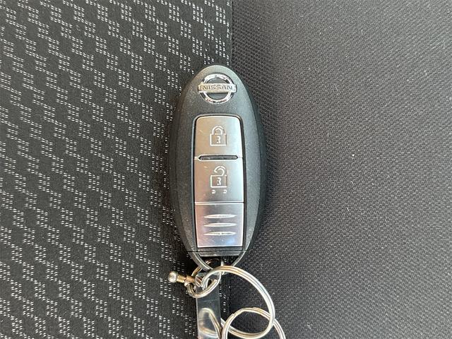 ノート e-パワー X ETC 純正ナビ Bluetooth対応 TV 衝突被害軽減システム スマートキー アイドリングストップ 電動格納ミラー CVT 盗難防止システム 衝突安全ボディ ABS ESC CD USB(33枚目)