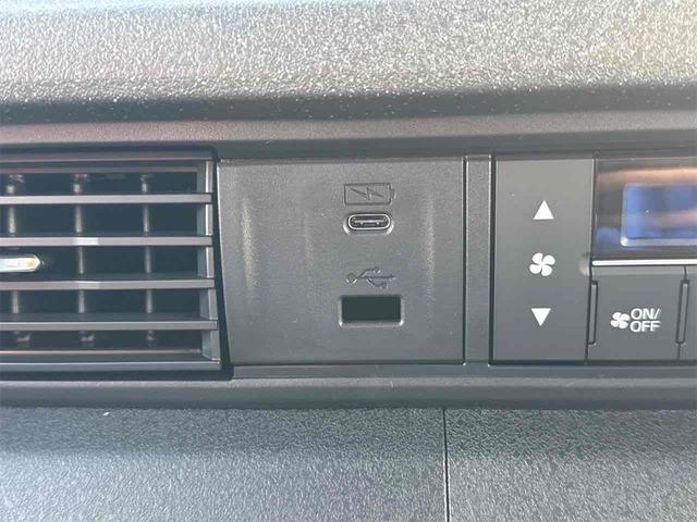 ホンダ Ｎ－ＢＯＸカスタム 39枚目