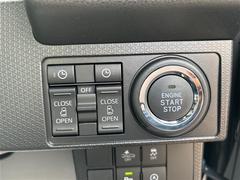 両側電動スライドドア！！荷物で手が塞がるなど簡単にドアの開閉が出来ます！何より力いらずで開閉ＯＫ！女性やお年寄りにも優しい。電動機能はＯＦＦにもできますから元気なお子様の駆け出しも安心！ 3