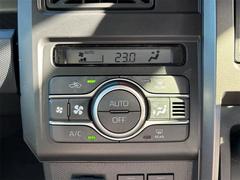 気温に合わせて直感的に操作することで、車内をいつでも快適に保てます。 3