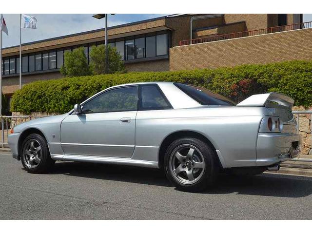 スカイライン ＧＴ－Ｒ　ＮＩＳＭＯボンネットフードトップモール　フロントバンパーダクト　リアウイング　ディーラーメンテナンス車（6枚目）