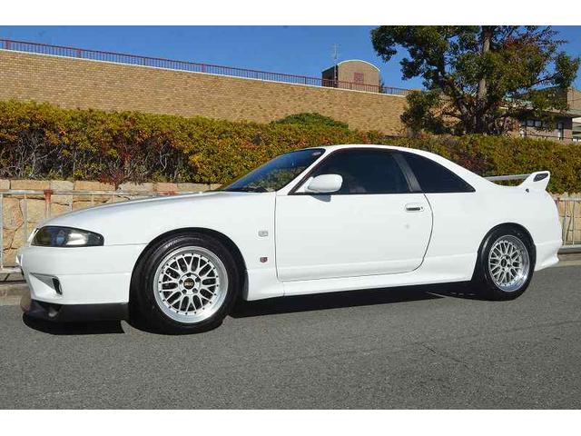 スカイライン GT-R N1フロントバンパーダクト ドアミラーバイザー NISMOシートカバー ディーラーメンテナンス車(4枚目)