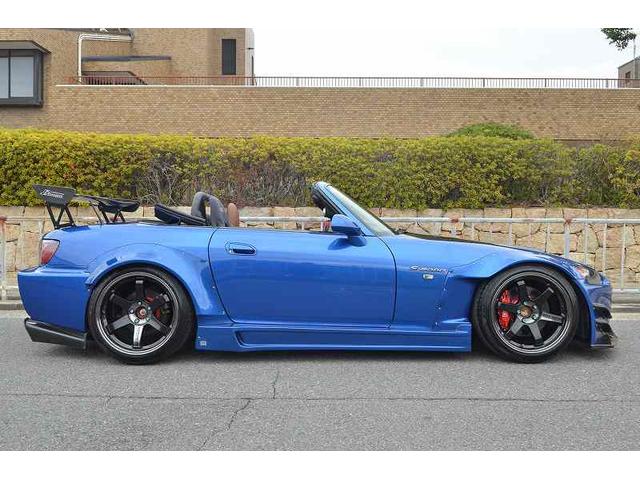 S2000 タイプV 後期型2.2Lモデル WIDEボディー キャタ マフラー 車高調 MUGEN5ポイントロールケージ(11枚目)