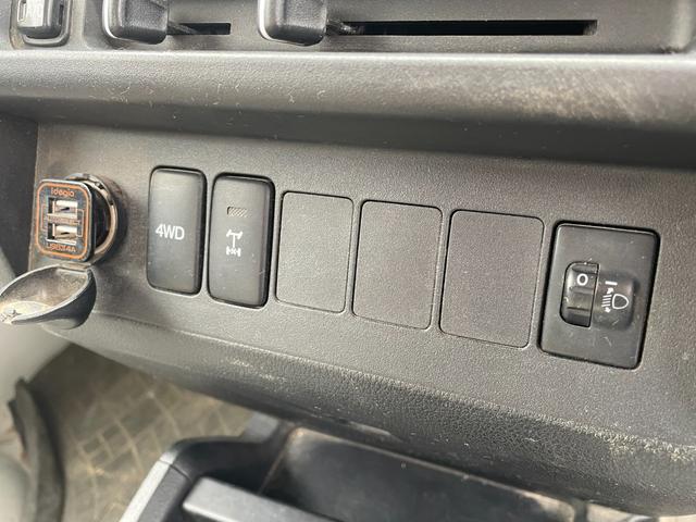 ハイゼットトラック 多目的ダンプ　電動モーター式／４ＷＤ／５ＭＴ／ヘッドライトレベライザー／同色リペイント済み（19枚目）