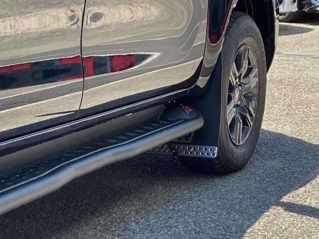 Z GRスタイリングキット バンパーカバー アンダーカバー サイドステップ スポーツバー ドレスアップマフラー マットフラップ装着 LEDヘッドライト フォグランプ 衝突安全 車線逸脱警報(14枚目)