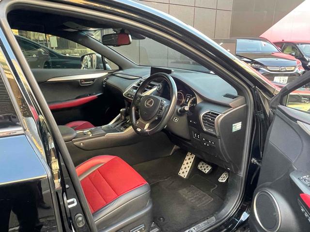 ＮＸ ＮＸ３００　Ｆスポーツ　ドライブレコーダー　ＥＴＣ　全周囲カメラ　オートクルーズコントロール　レーンアシスト　パワーシート　衝突被害軽減システム　サンルーフ　ナビ　オートマチックハイビーム　ＬＥＤヘッドランプ　電動リアゲート（16枚目）