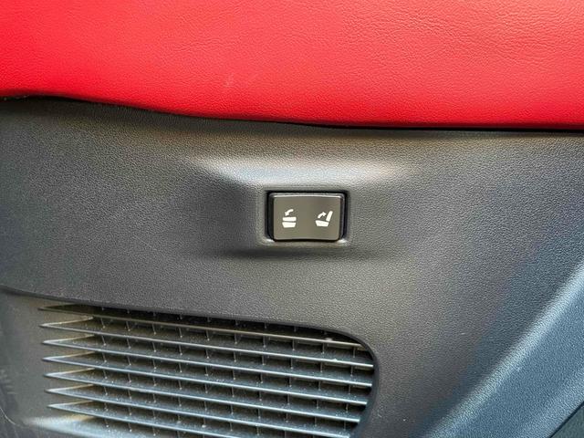 ＮＸ ＮＸ３００　Ｆスポーツ　ドライブレコーダー　ＥＴＣ　全周囲カメラ　オートクルーズコントロール　レーンアシスト　パワーシート　衝突被害軽減システム　サンルーフ　ナビ　オートマチックハイビーム　ＬＥＤヘッドランプ　電動リアゲート（66枚目）