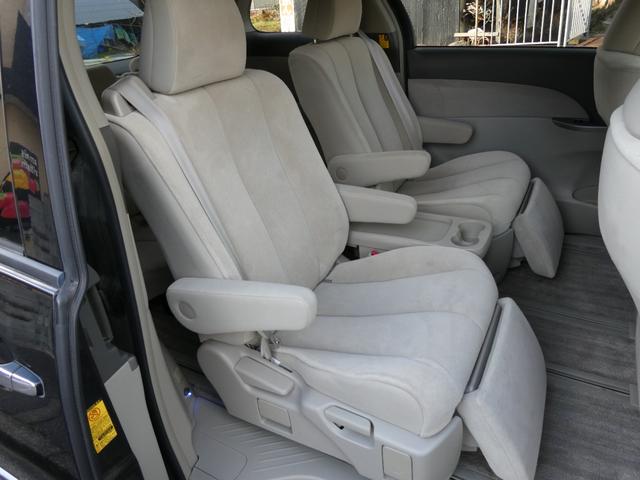 エスティマハイブリッド Ｘ　モデリスタエアロ／両側パワースライド／リアフリップダウンモニター／クルーズコントロール／フルセグＴＶ／ＥＴＣ／ＨＩＤ／プッシュスタート／７人乗り／４ＷＤ／ハイブリット（12枚目）