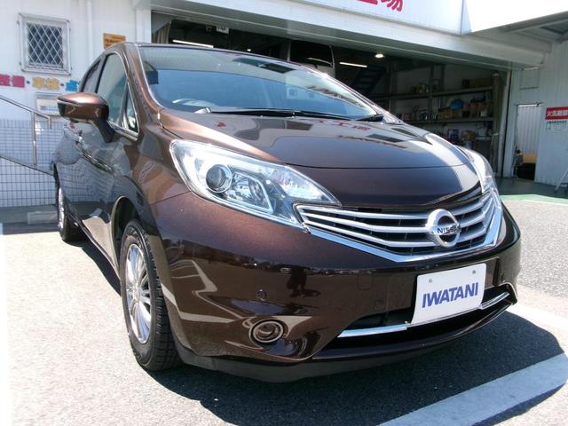 ノート メダリスト　Ｘ　ＰＳ　ＰＷ　フルオートエアコン　Ｗエアバック　衝突安全ボディ　エマージェンシーブレーキ　スマートキー　プッシュスタート　純正ナビ　アラウンドビューモニター　ＥＴＣ　ステアリングリモコン　修復歴なし（5枚目）