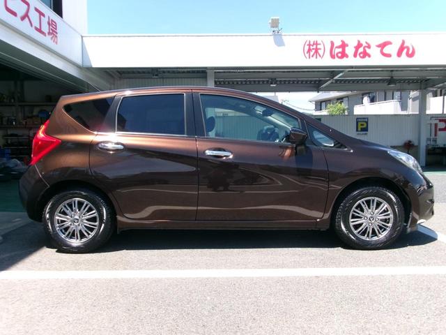 ノート メダリスト　Ｘ　ＰＳ　ＰＷ　フルオートエアコン　Ｗエアバック　衝突安全ボディ　エマージェンシーブレーキ　スマートキー　プッシュスタート　純正ナビ　アラウンドビューモニター　ＥＴＣ　ステアリングリモコン　修復歴なし（7枚目）