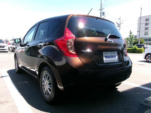 ノート メダリスト　Ｘ　ＰＳ　ＰＷ　フルオートエアコン　Ｗエアバック　衝突安全ボディ　エマージェンシーブレーキ　スマートキー　プッシュスタート　純正ナビ　アラウンドビューモニター　ＥＴＣ　ステアリングリモコン　修復歴なし（11枚目）