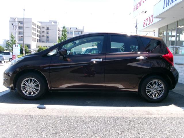 ノート メダリスト　Ｘ　ＰＳ　ＰＷ　フルオートエアコン　Ｗエアバック　衝突安全ボディ　エマージェンシーブレーキ　スマートキー　プッシュスタート　純正ナビ　アラウンドビューモニター　ＥＴＣ　ステアリングリモコン　修復歴なし（12枚目）