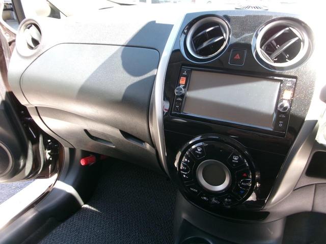 ノート メダリスト　Ｘ　ＰＳ　ＰＷ　フルオートエアコン　Ｗエアバック　衝突安全ボディ　エマージェンシーブレーキ　スマートキー　プッシュスタート　純正ナビ　アラウンドビューモニター　ＥＴＣ　ステアリングリモコン　修復歴なし（14枚目）