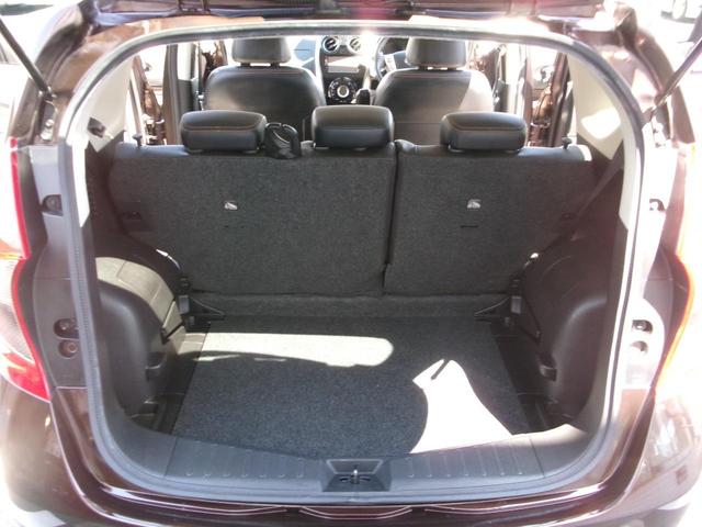 ノート メダリスト　Ｘ　ＰＳ　ＰＷ　フルオートエアコン　Ｗエアバック　衝突安全ボディ　エマージェンシーブレーキ　スマートキー　プッシュスタート　純正ナビ　アラウンドビューモニター　ＥＴＣ　ステアリングリモコン　修復歴なし（21枚目）