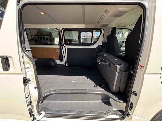 ボンゴブローニイワゴン 　レーンアシスト　衝突被害軽減システム　両側スライドドア　オートマチックハイビーム　キーレスエントリー　電動格納ミラー　ＣＶＴ　１００Ｖ電源　エアコン　パワーウィンドウ　運転席エアバッグ（35枚目）