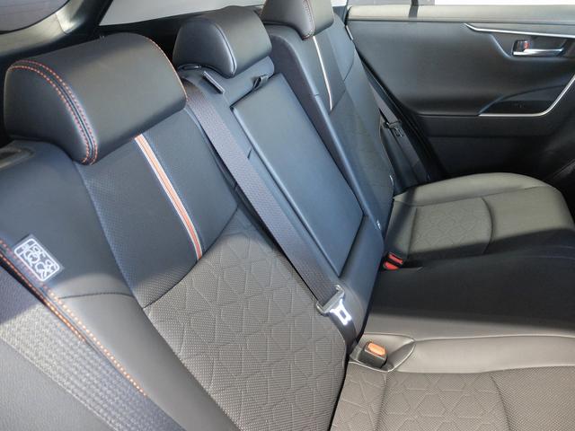 ＲＡＶ４ アドベンチャー　４ＷＤ　純正ナビフルセグ　デジタルインナーミラ　ビルトＥＴＣ２．０　革ベンチレーション＆パワーシートヒーター　パワーバックドア　ステアリングヒーター　ＬＥＤオートライト　オートハイビーム　ルーフレール（14枚目）