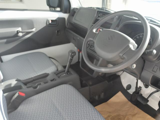 キャリイトラック ＫＣエアコン・パワステ　新車未登録車両／４ＷＤ／スズキセフティサポート／ヒルホールドコントロール／オートライト／アイドリングストップ／キーレスエントリー／３方開（10枚目）