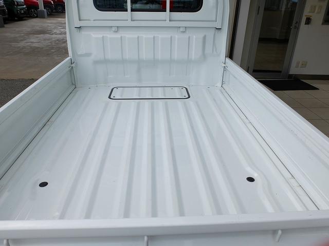 キャリイトラック ＫＣエアコン・パワステ　新車未登録車両／４ＷＤ／スズキセフティサポート／ヒルホールドコントロール／オートライト／アイドリングストップ／キーレスエントリー／３方開（63枚目）