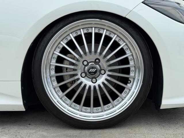 クラウンハイブリッド Ｓ　スポーツスタイル　特別仕様車　ＲＳＲ車高調　ＷＯＲＫ２０インチホイール　社外デジタルインナーミラー　ナビＴＶ　バックカメラ　ＥＴＣ　プリクラッシュ　ＢＳＭ（7枚目）