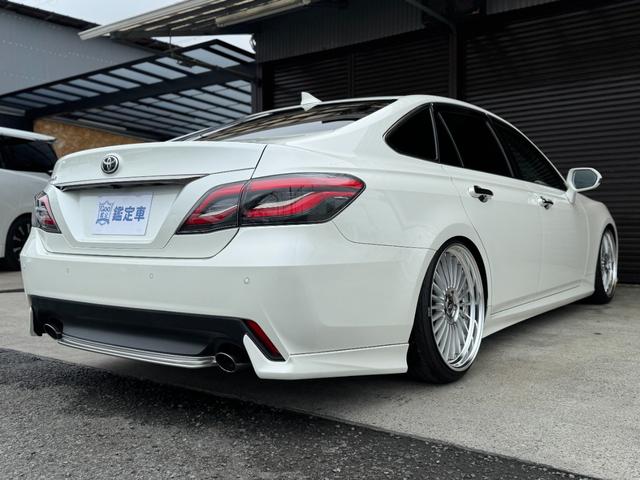 クラウンハイブリッド Ｓ　スポーツスタイル　特別仕様車　ＲＳＲ車高調　ＷＯＲＫ２０インチホイール　社外デジタルインナーミラー　ナビＴＶ　バックカメラ　ＥＴＣ　プリクラッシュ　ＢＳＭ（11枚目）