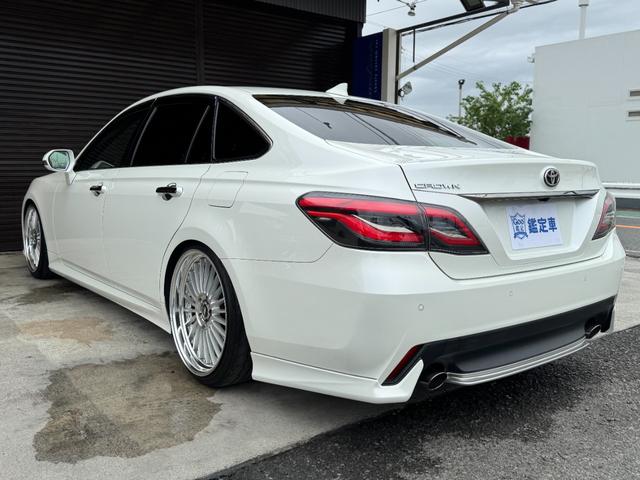 クラウンハイブリッド Ｓ　スポーツスタイル　特別仕様車　ＲＳＲ車高調　ＷＯＲＫ２０インチホイール　社外デジタルインナーミラー　ナビＴＶ　バックカメラ　ＥＴＣ　プリクラッシュ　ＢＳＭ（12枚目）
