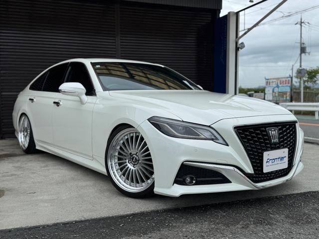 クラウンハイブリッド Ｓ　スポーツスタイル　特別仕様車　ＲＳＲ車高調　ＷＯＲＫ２０インチホイール　社外デジタルインナーミラー　ナビＴＶ　バックカメラ　ＥＴＣ　プリクラッシュ　ＢＳＭ（20枚目）