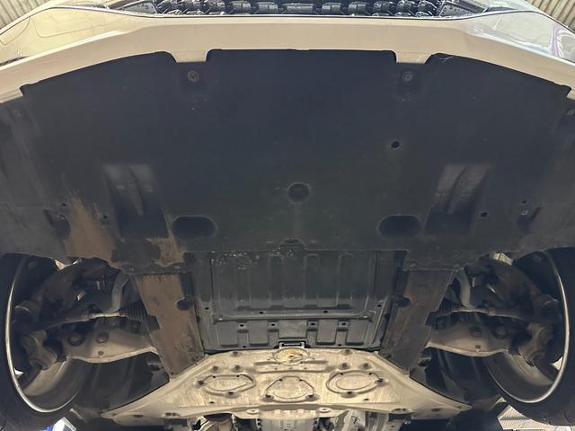 クラウンハイブリッド Ｓ　スポーツスタイル　特別仕様車　ＲＳＲ車高調　ＷＯＲＫ２０インチホイール　社外デジタルインナーミラー　ナビＴＶ　バックカメラ　ＥＴＣ　プリクラッシュ　ＢＳＭ（35枚目）