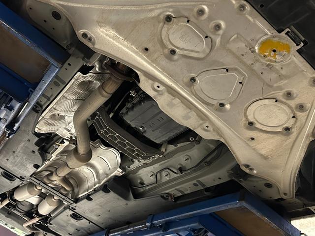 クラウンハイブリッド Ｓ　スポーツスタイル　特別仕様車　ＲＳＲ車高調　ＷＯＲＫ２０インチホイール　社外デジタルインナーミラー　ナビＴＶ　バックカメラ　ＥＴＣ　プリクラッシュ　ＢＳＭ（37枚目）