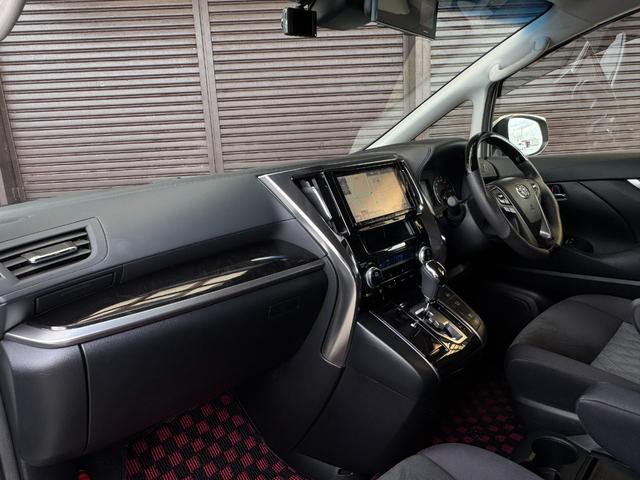 ヴェルファイア ２．５Ｚ　ＫＵＨＬエアロパーツ　ブリッツ車高調　ＷＯＲＫグノーシス２０インチホイール　ツインムーンルーフ　両側パワースライドドア　フリップダウンリアモニター　クルーズコントロール（4枚目）