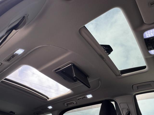 ヴェルファイア ２．５Ｚ　ＫＵＨＬエアロパーツ　ブリッツ車高調　ＷＯＲＫグノーシス２０インチホイール　ツインムーンルーフ　両側パワースライドドア　フリップダウンリアモニター　クルーズコントロール（7枚目）