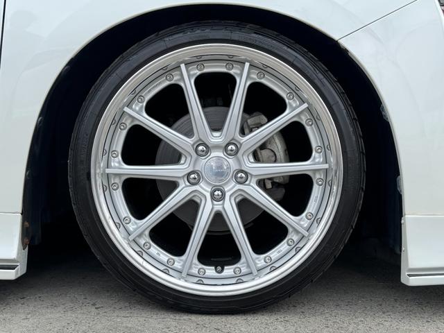 ヴェルファイア ２．５Ｚ　ＫＵＨＬエアロパーツ　ブリッツ車高調　ＷＯＲＫグノーシス２０インチホイール　ツインムーンルーフ　両側パワースライドドア　フリップダウンリアモニター　クルーズコントロール（11枚目）