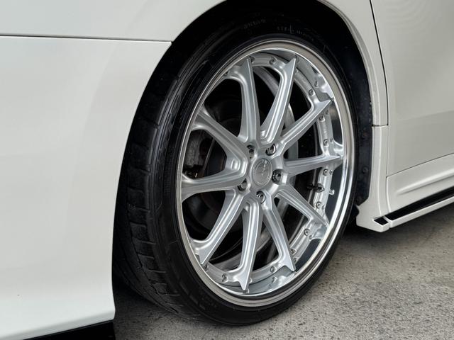 ヴェルファイア ２．５Ｚ　ＫＵＨＬエアロパーツ　ブリッツ車高調　ＷＯＲＫグノーシス２０インチホイール　ツインムーンルーフ　両側パワースライドドア　フリップダウンリアモニター　クルーズコントロール（12枚目）