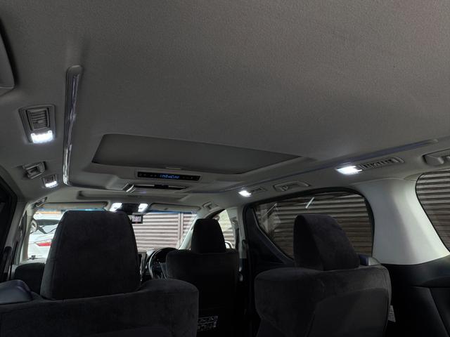 ヴェルファイア ２．５Ｚ　ＫＵＨＬエアロパーツ　ブリッツ車高調　ＷＯＲＫグノーシス２０インチホイール　ツインムーンルーフ　両側パワースライドドア　フリップダウンリアモニター　クルーズコントロール（44枚目）