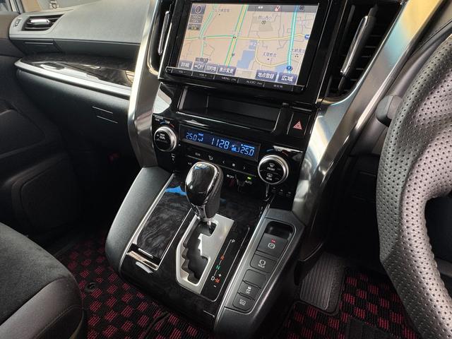 ヴェルファイア ２．５Ｚ　ＫＵＨＬエアロパーツ　ブリッツ車高調　ＷＯＲＫグノーシス２０インチホイール　ツインムーンルーフ　両側パワースライドドア　フリップダウンリアモニター　クルーズコントロール（47枚目）