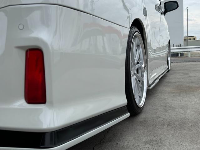 ヴェルファイア ２．５Ｚ　ＫＵＨＬエアロパーツ　ブリッツ車高調　ＷＯＲＫグノーシス２０インチホイール　ツインムーンルーフ　両側パワースライドドア　フリップダウンリアモニター　クルーズコントロール（60枚目）